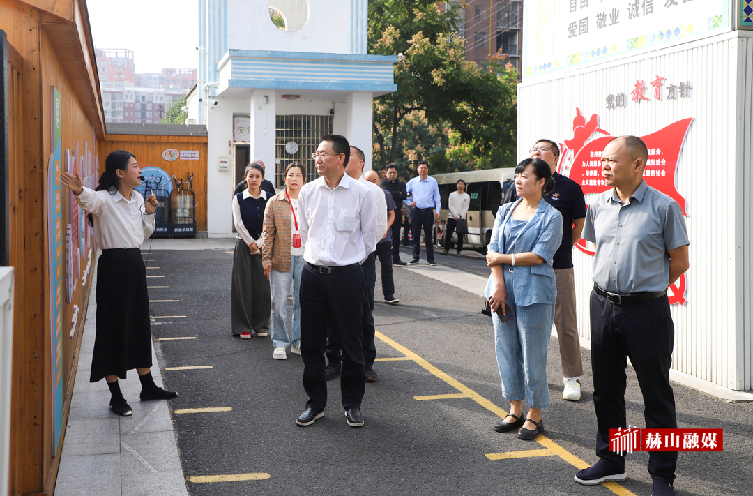 赫山区人大常委会主任会议视察全区人口生育健康发展工作