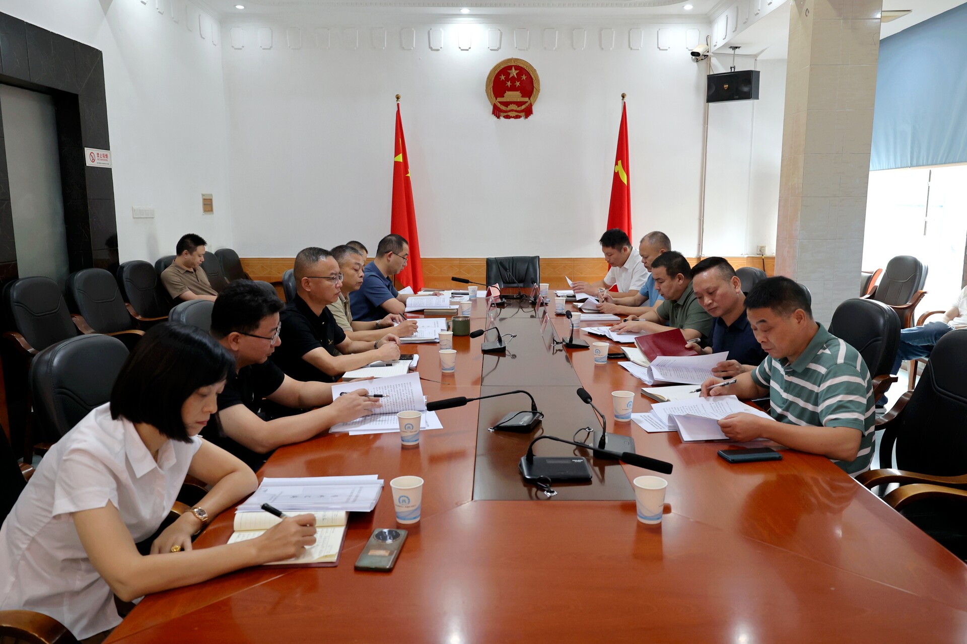 區(qū)人民政府黨組理論學(xué)習(xí)中心組開展2025年第9次集體學(xué)習(xí)